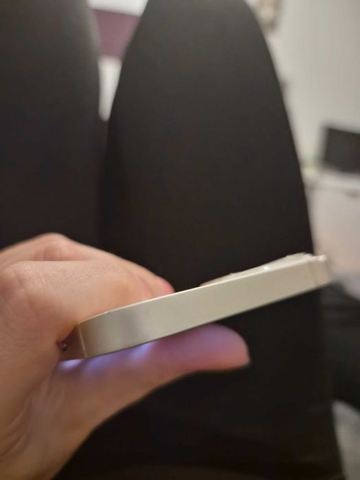 Iphone 13 128gb бял