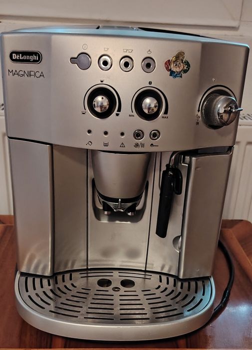 Expresor cafea cu boabe și macinata