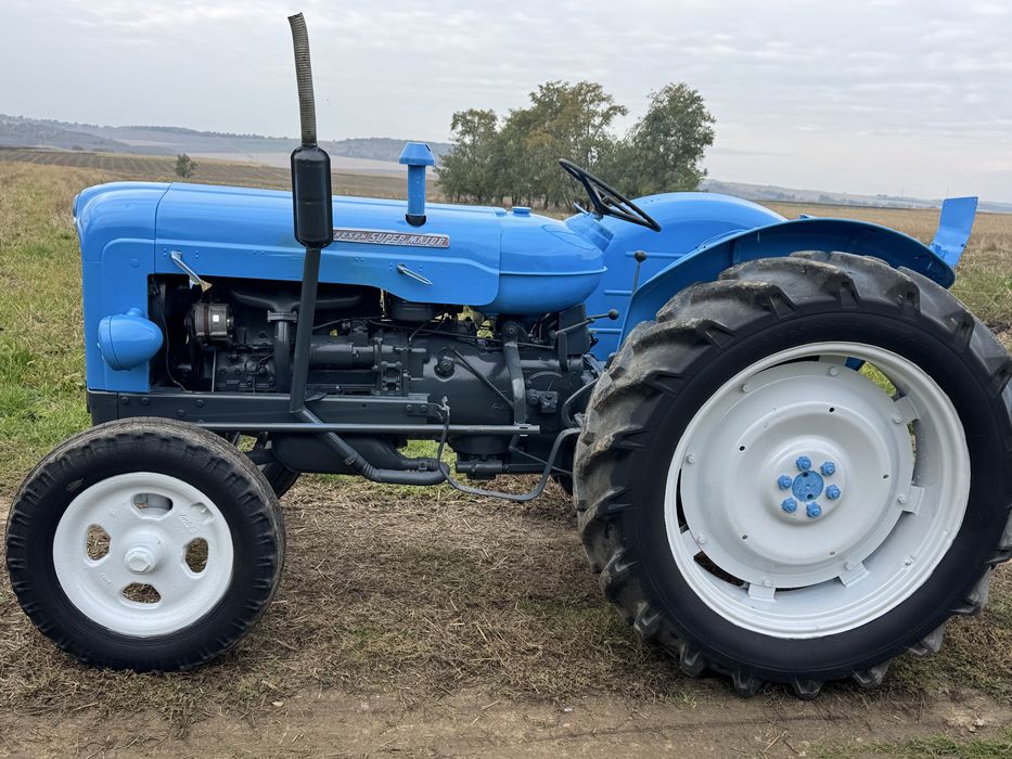 Tractor Ford Super Major
