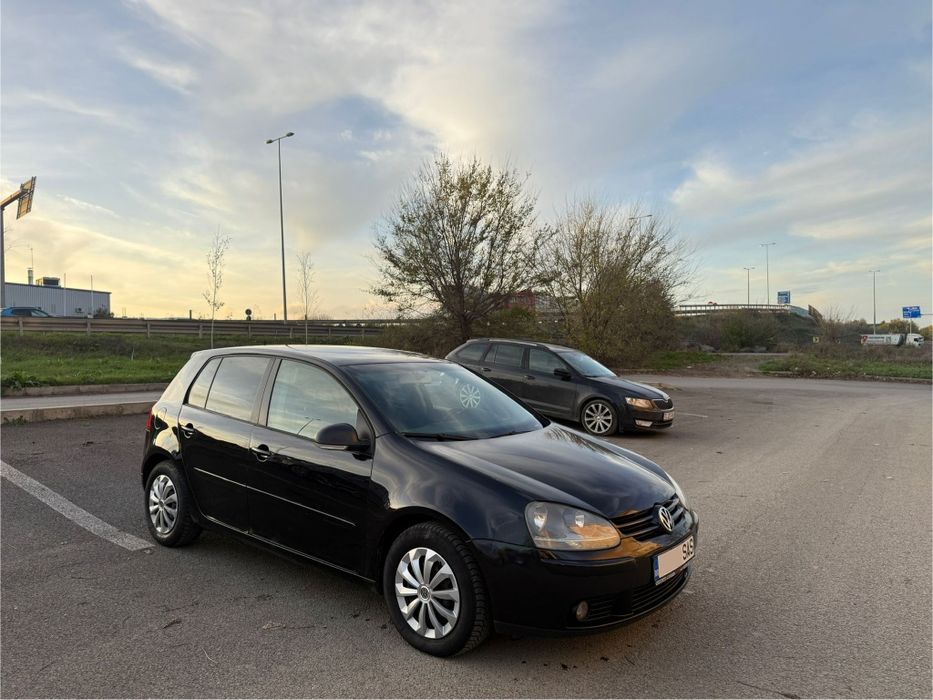 Vând Vw Golf 5 1.6Benzina 2350e