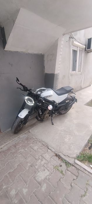 Husqvarna vitpilen 401