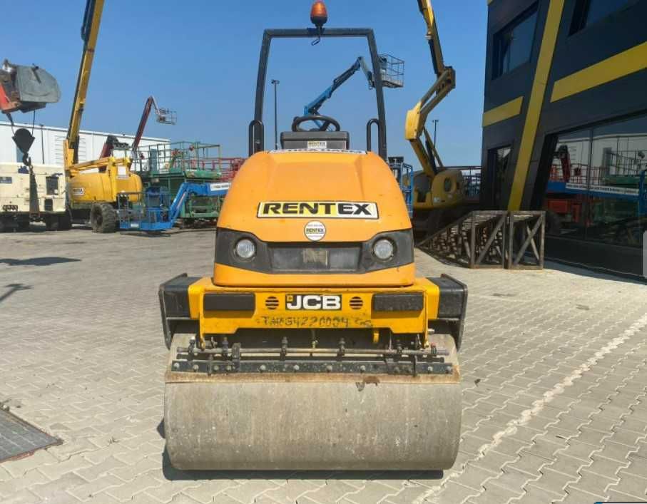 Валяк 3т JCB VMT260