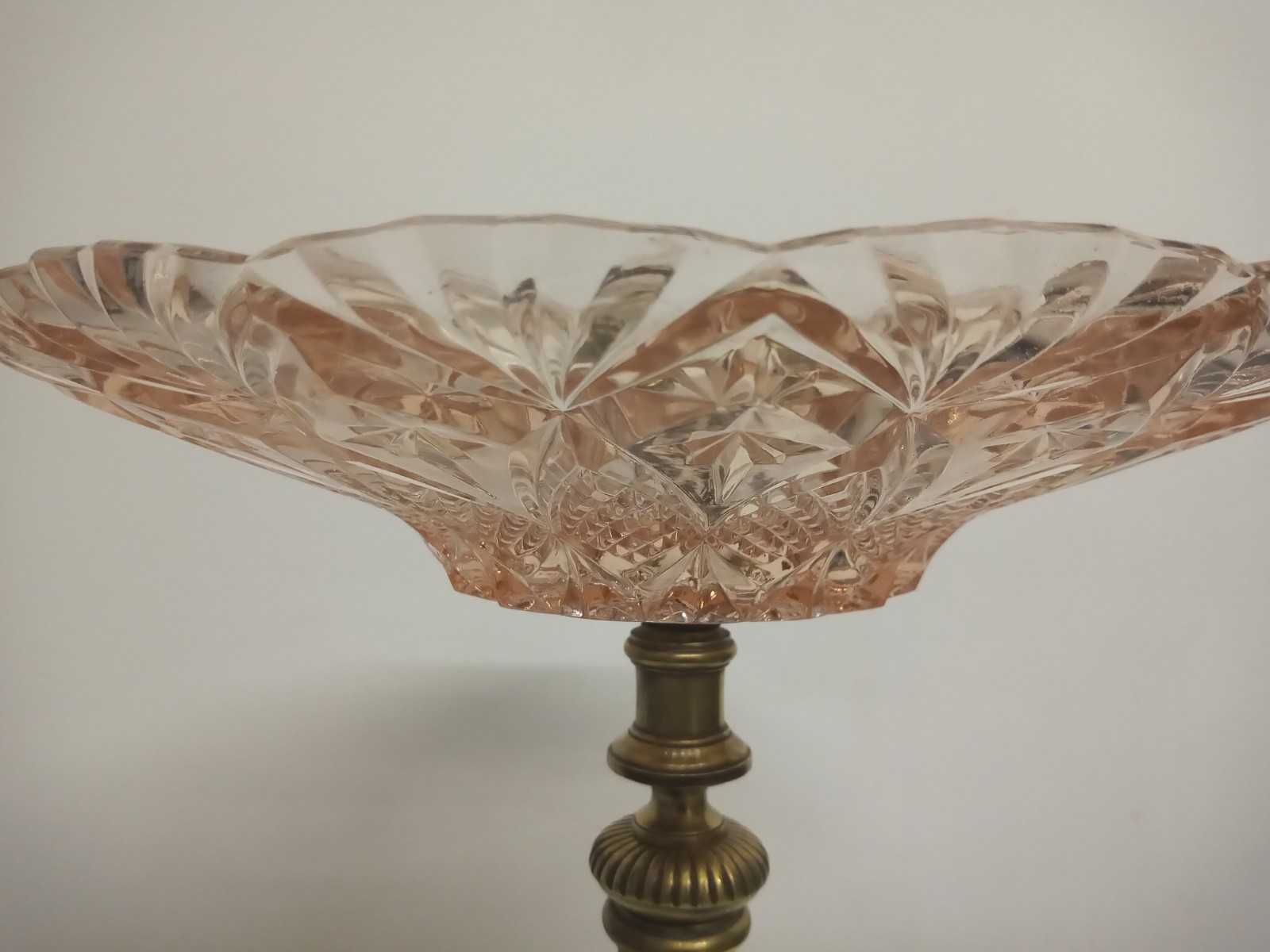 Уникална стъклена купа върху бронзов висок орнамент. Внос Франция