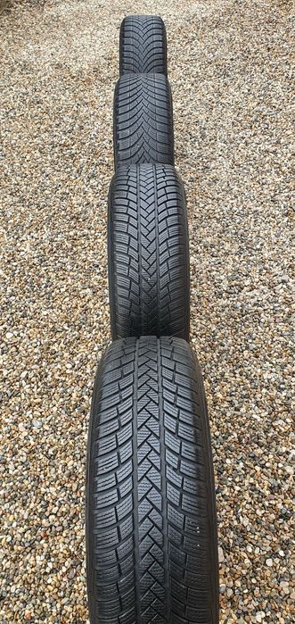 Jante din otel originale vw pe 17.cu gume de iarna .