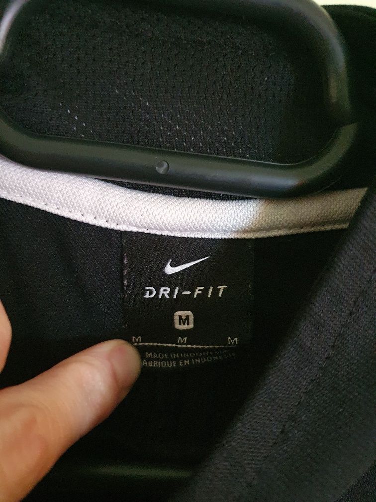 Vând hanorac Nike