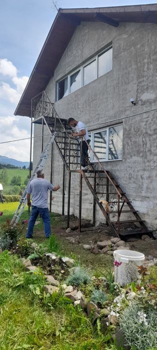 Scari exterioare metalice