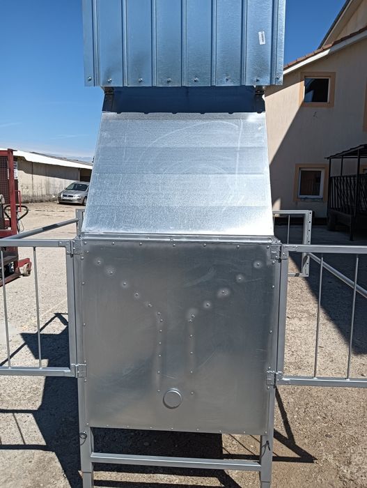 Buncăr furajare vaci,oi,capre(creșă viței)