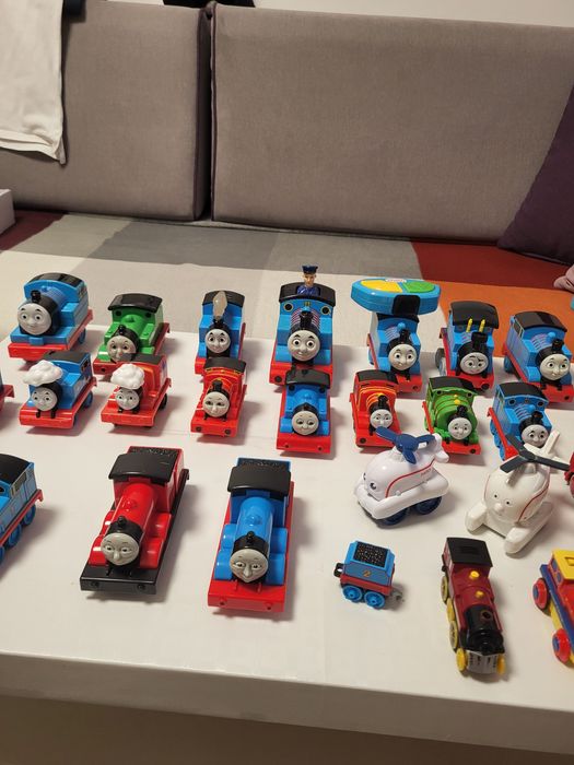 Thomas din plastic cu Baterii si Simple.