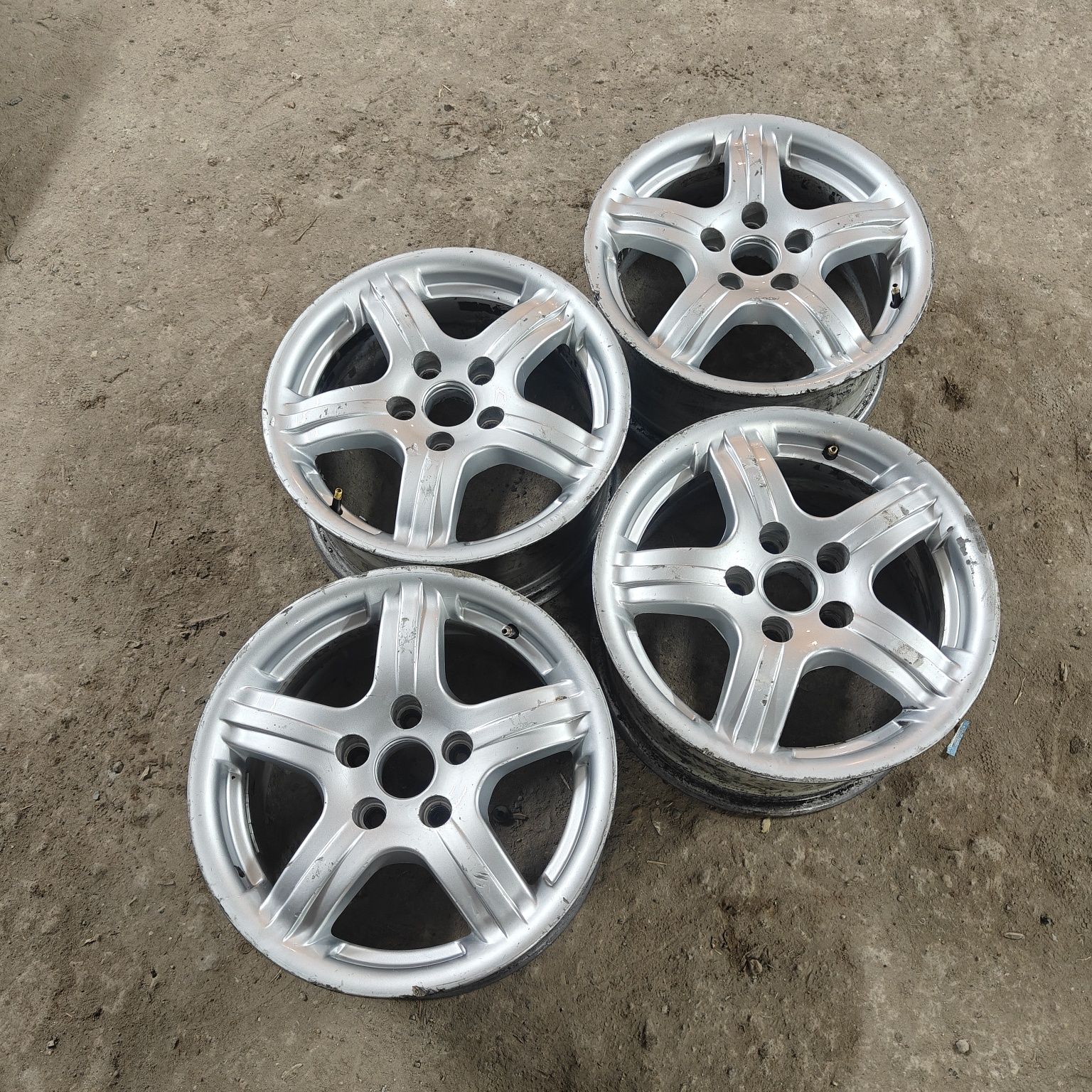 R15 PCD 5* 108 Комплект легкосплавных дисков
