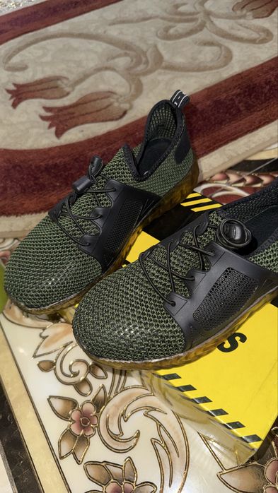 Мужские кроссовки