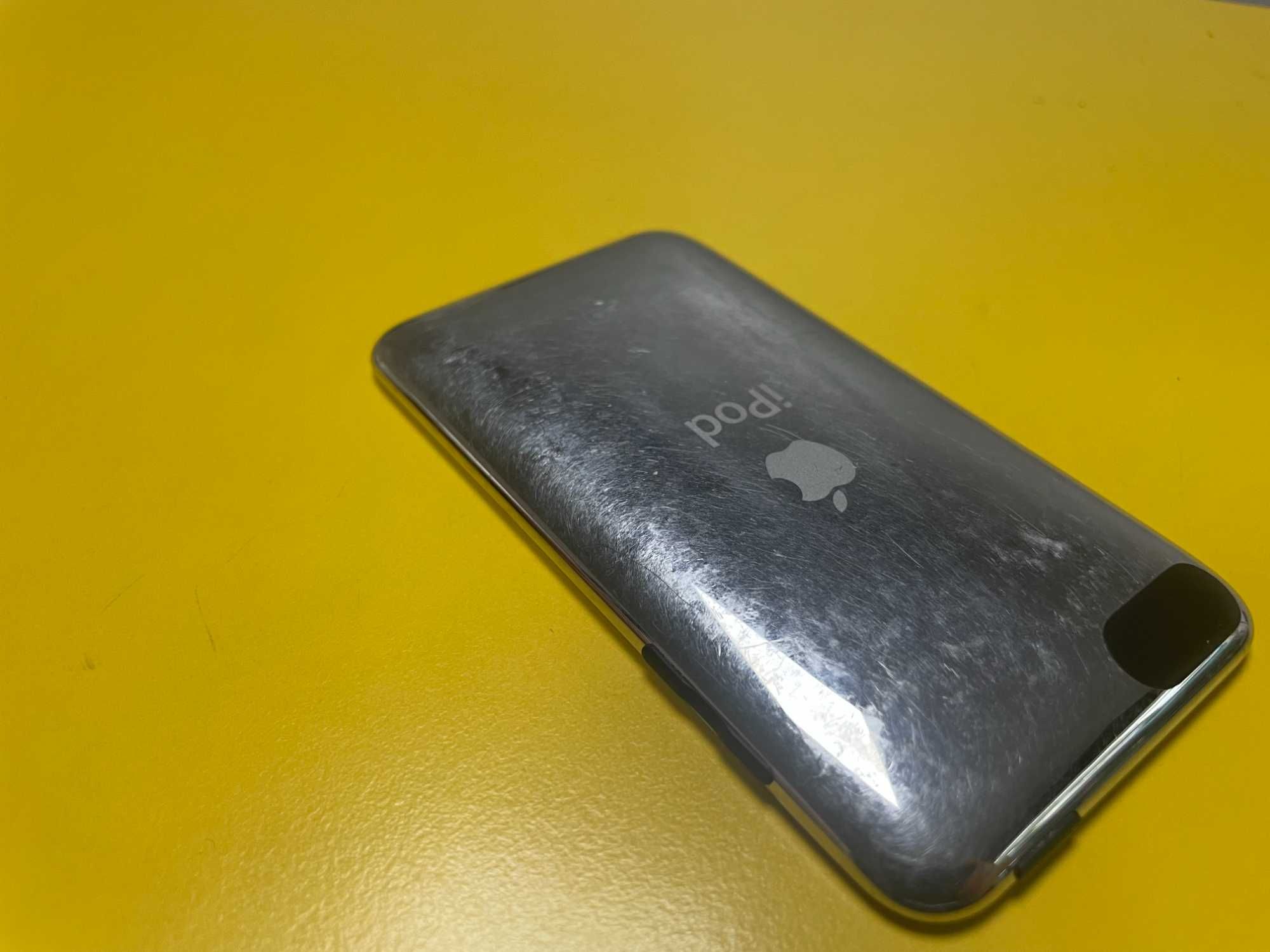 Apple iPod A1288 touch (3nd Gen) 8GB