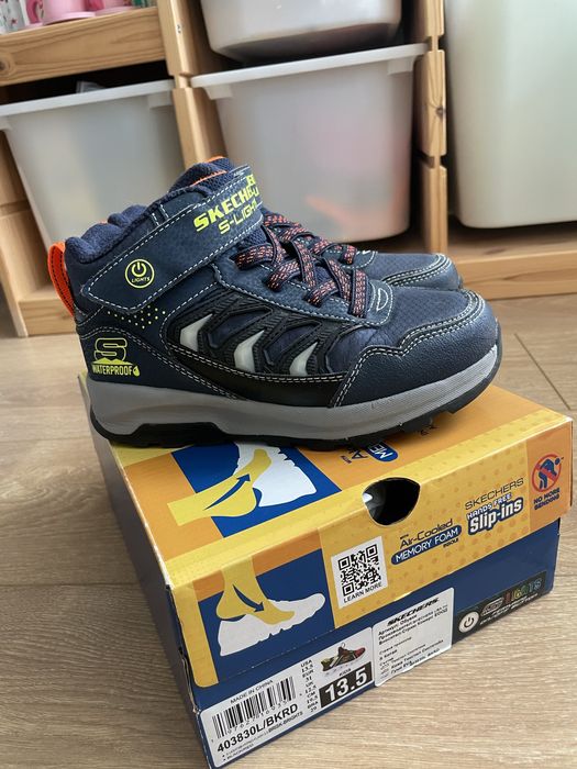 Skechers светещи боти за момче 30