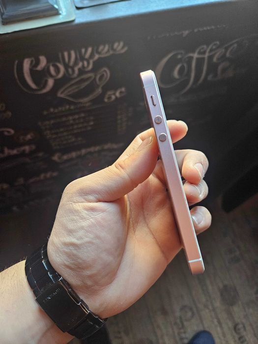 iPhone 5 SE Rose Gold