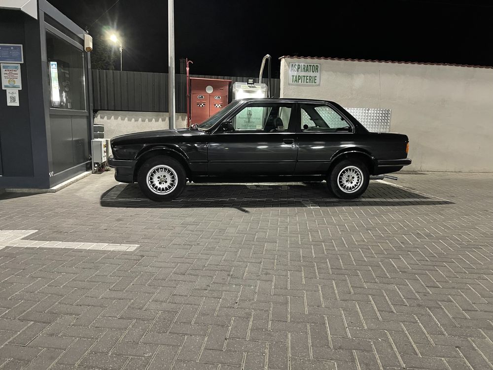 BMW E30 Coupe 1.8 (butterfly)