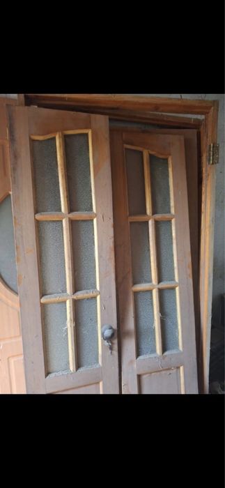 Двери межкомнатные дерово чистое