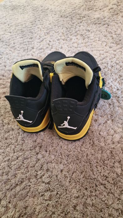 Jordan 4 Retro Thunder