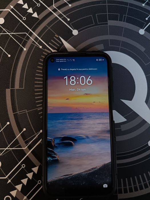 Vând Huawei P40 Lite, în stare foarte bună cu 128 GB spațiu de stocare