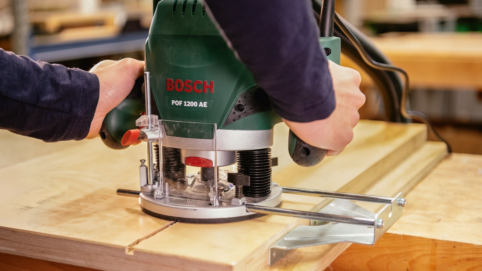 Фрезер Bosch POF 1200 AE