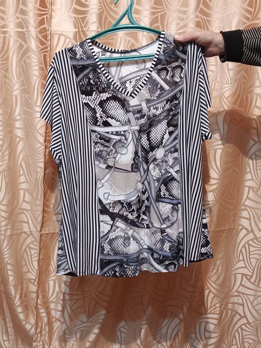 Продам туники каждую по 7000т торг уместен все хорошего качества