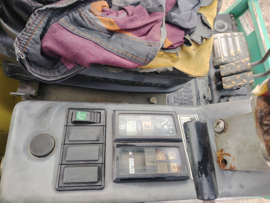 Vând mini excavator yanmar b15-3