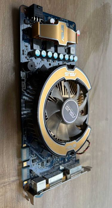 Placă video ASUS GeForce GTX 460 DirectCU