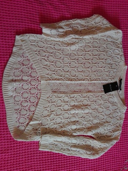 Pulover marimea M, nou cu eticheta ,supradimensionat