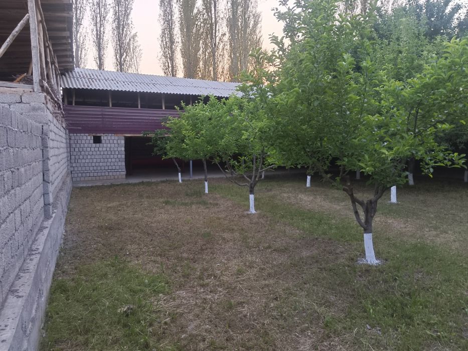 Uchastka sotiladi srochna