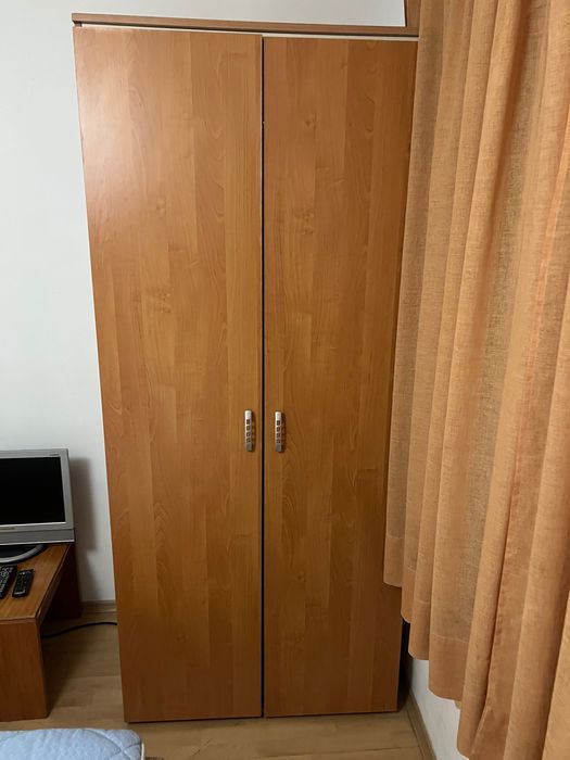 Продавам  единично  легло 80/190