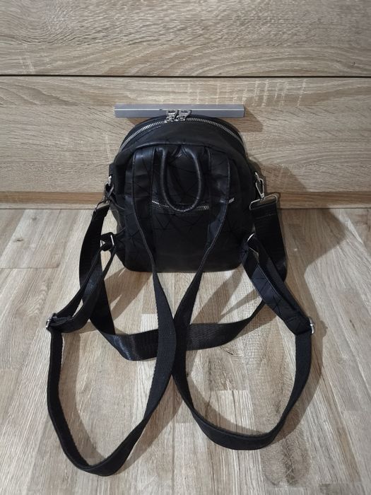 Дамска кожена раница