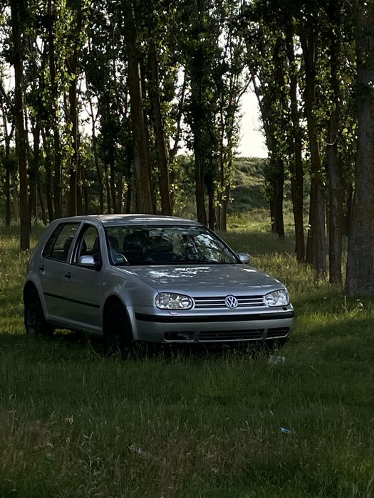 Vand golf 4 pret 45 de milioane negociabil