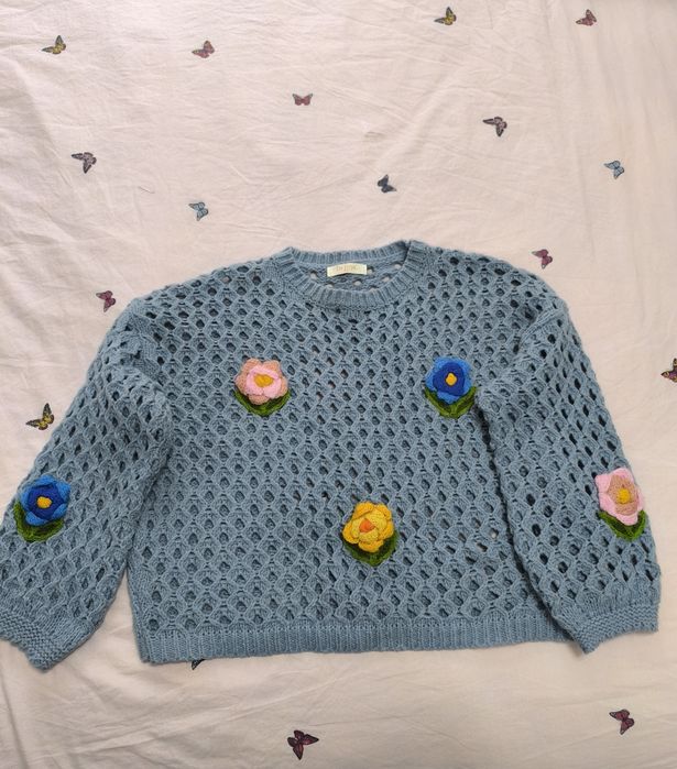 Дамски пуловер с 3D цветя