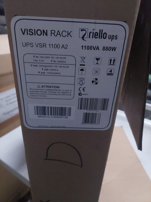 Riello UPS 1100Va/880W