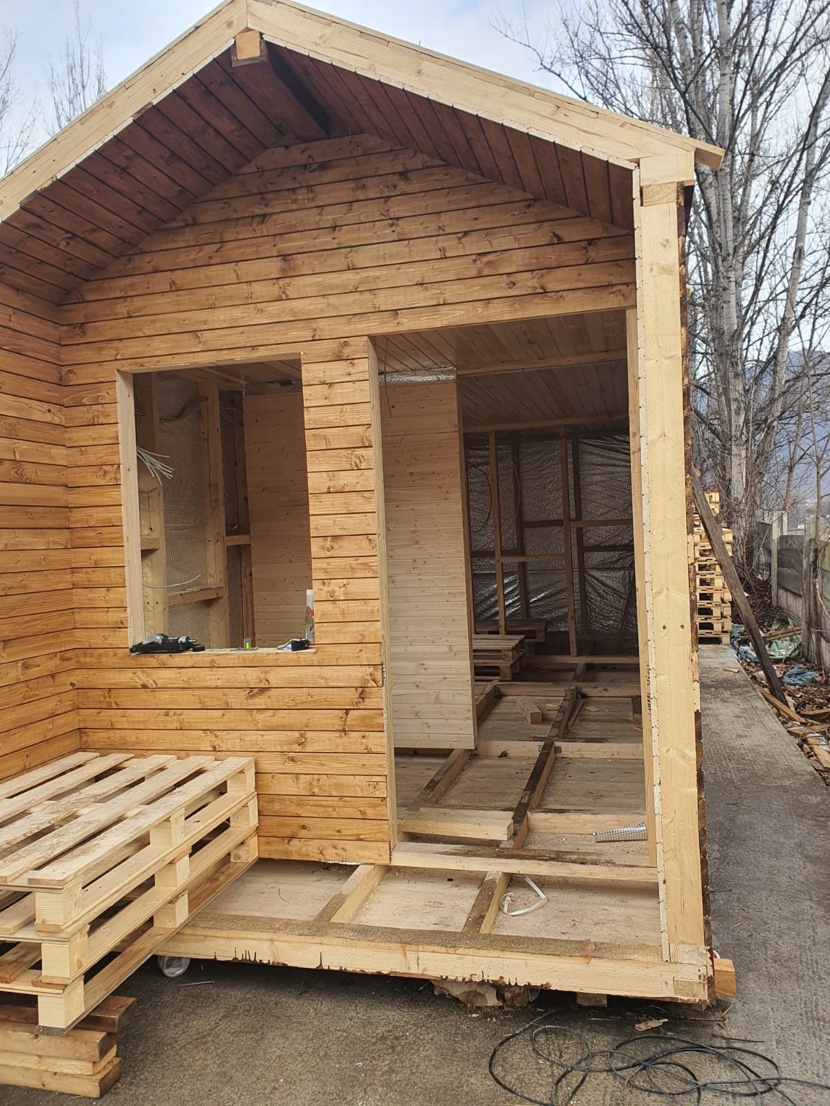 Cherestea BRAD ,FRASIN, tei ,stejar, cireș Căsute lemn cabane USCATOR