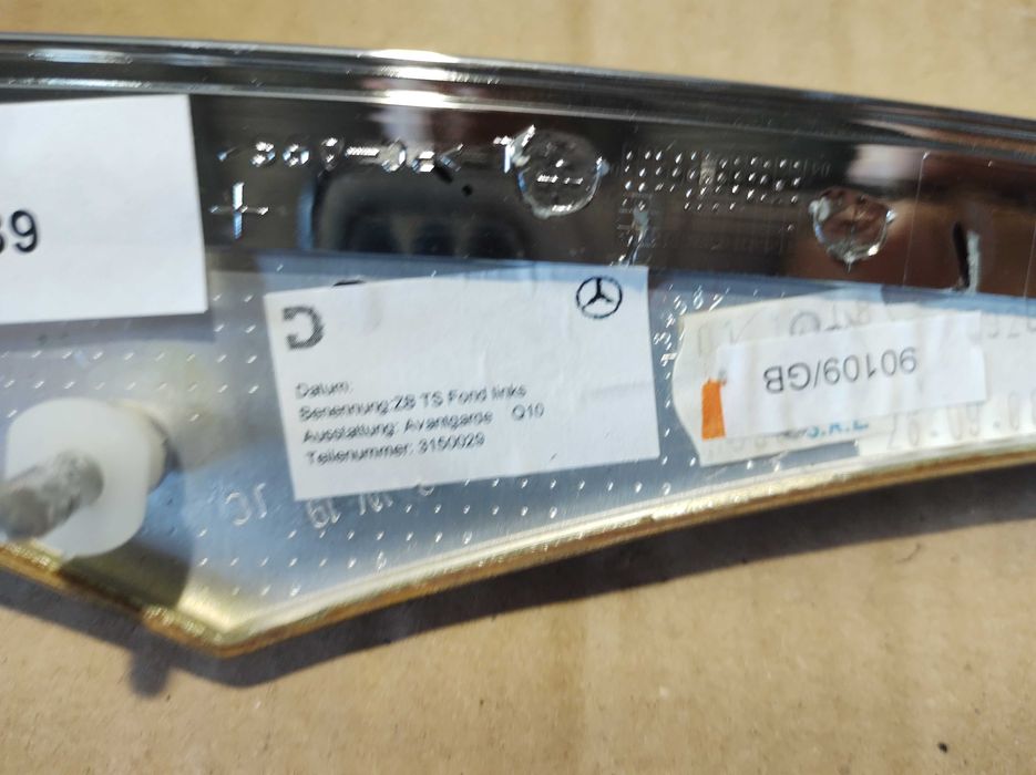 Декоративна Лайсна Задна Лява Врата Mercedes E class W211 V6 Tmodel