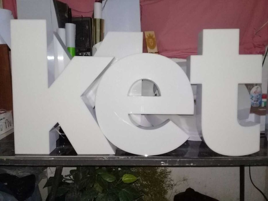 Продам рекламные буквы Цена 2 млн 800 тысяч