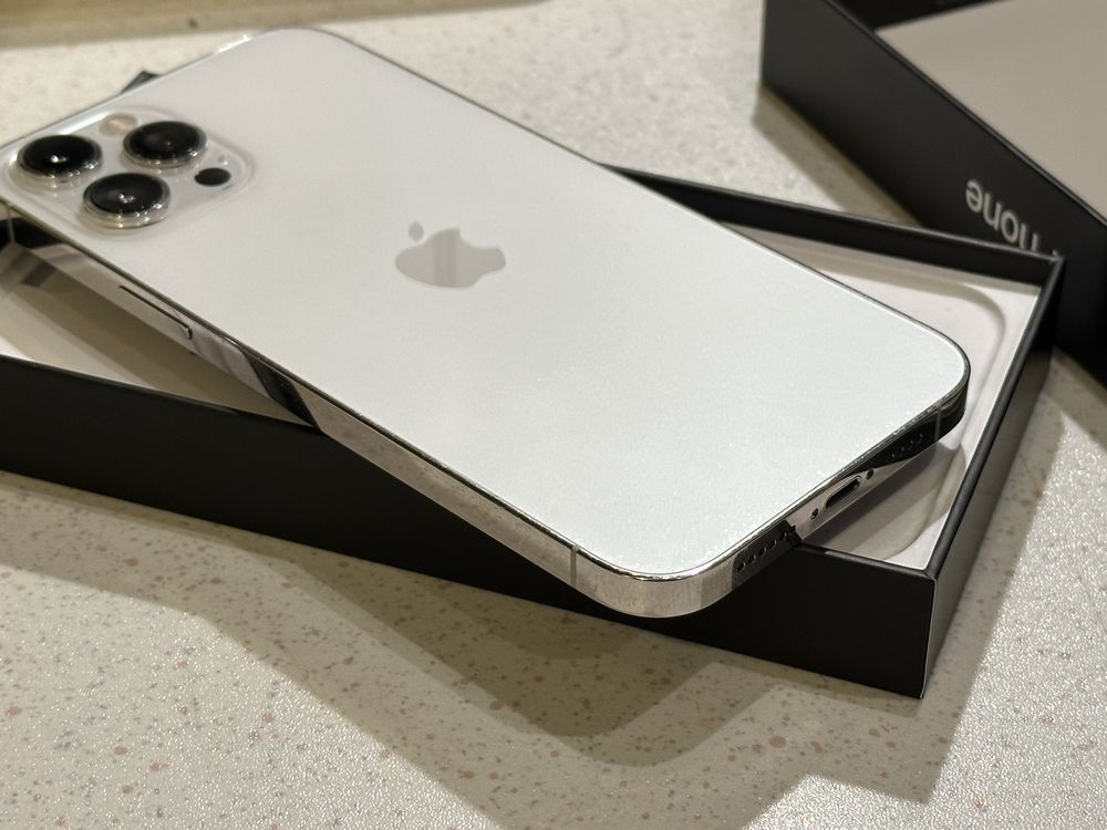 *Перфектен* iPhone 12 Pro Max 128GB Silver (бял) + Адаптер / ГАРАНЦИЯ!