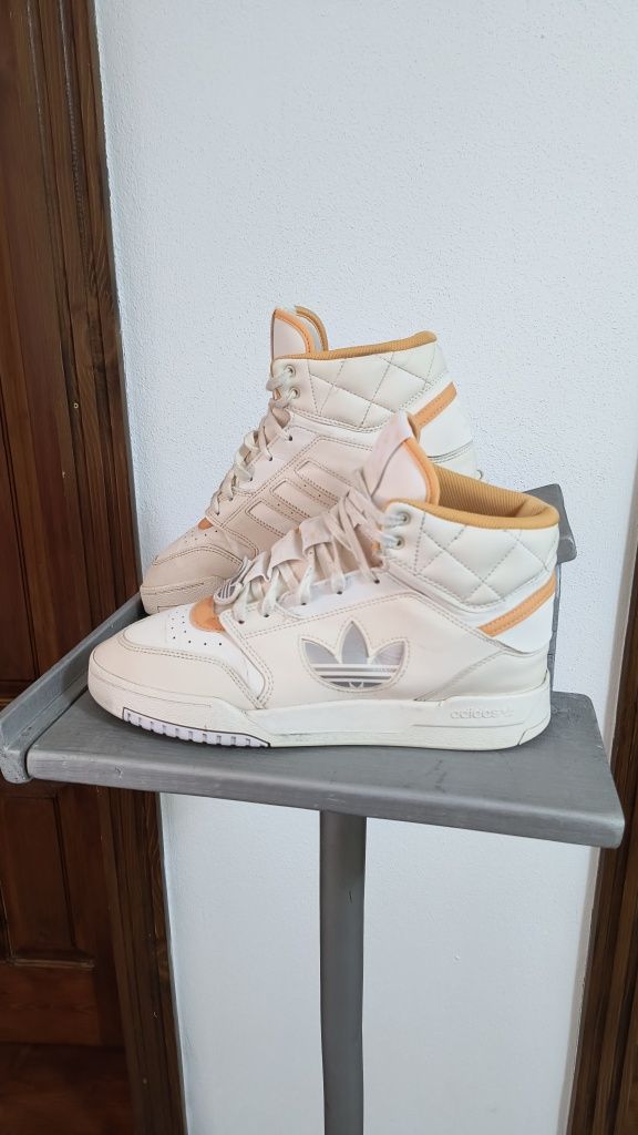 Vând Adidași Adidas
