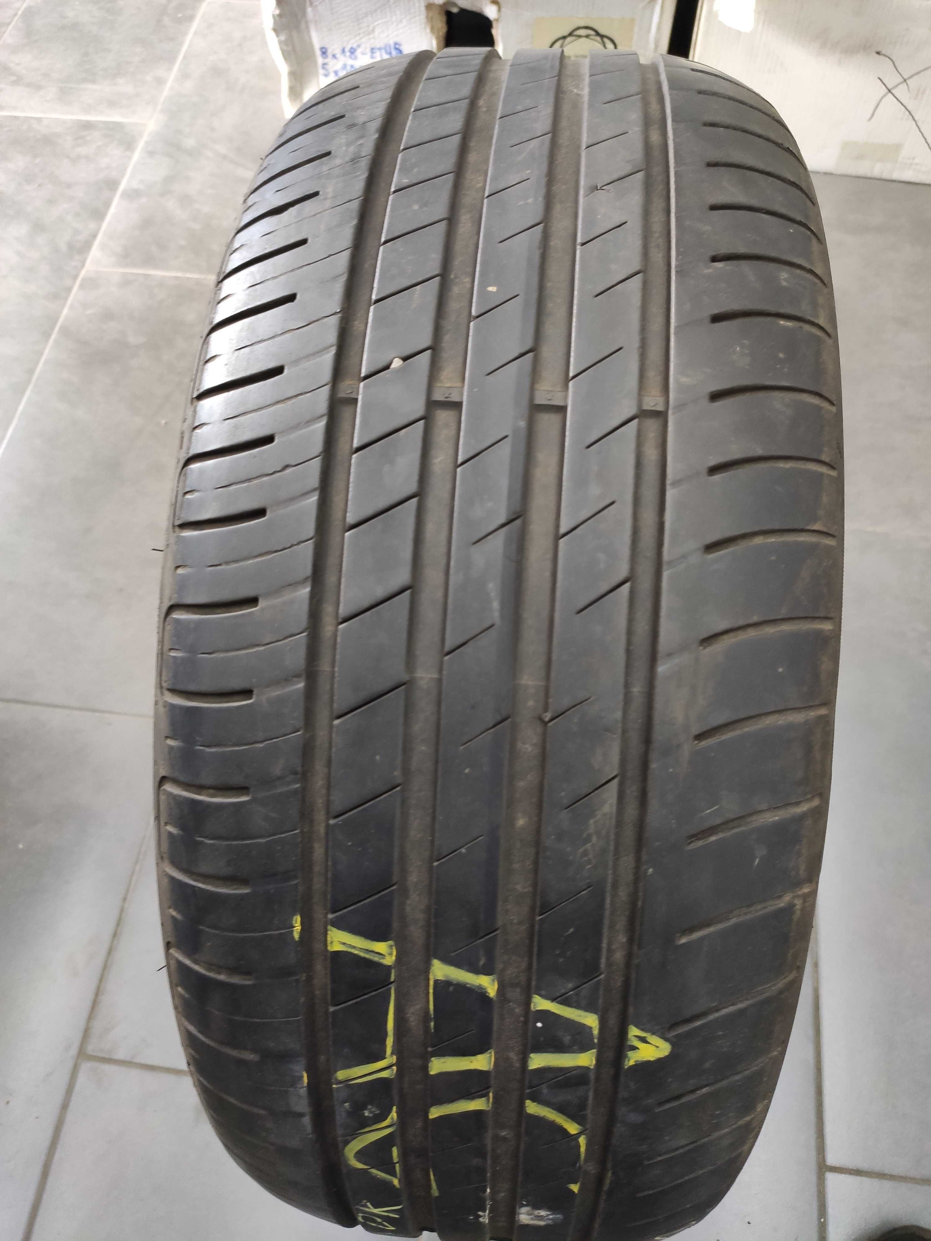 Единични гуми с размер 225 50 17