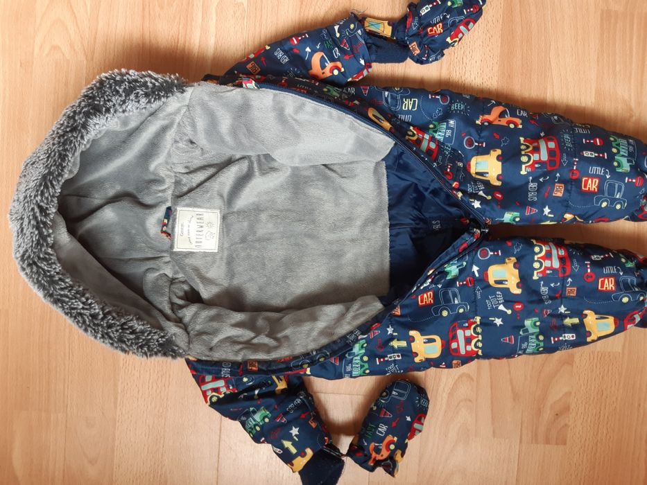 Космонавт George, размер 6-9 месеца с подарък шапки