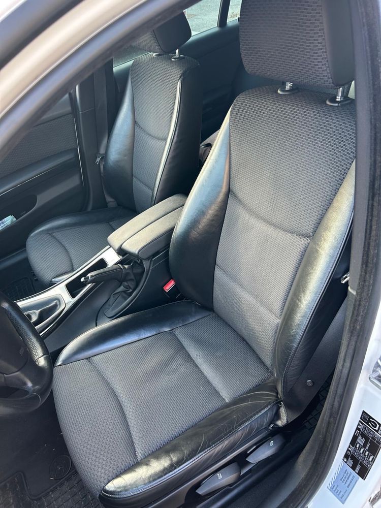 BMW  SERIA 3, 2009