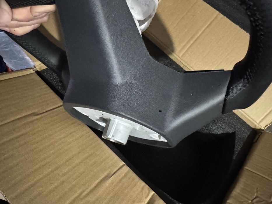 волан за tesla 3 Y  YOKE