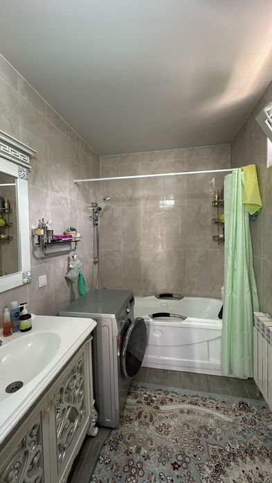 Благоустроенный 2-х этажный дом в микрорайоне "САМАЛ-1".