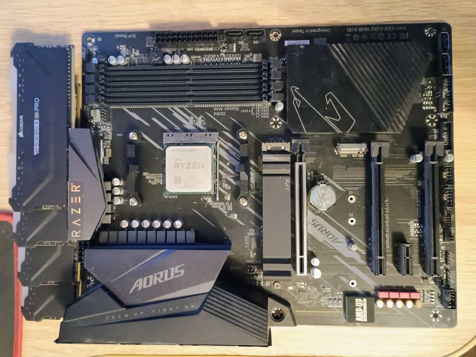 Kit Ryzen 5600X + B550 AORUS ELITE + 32GB 3600MHz Corsair