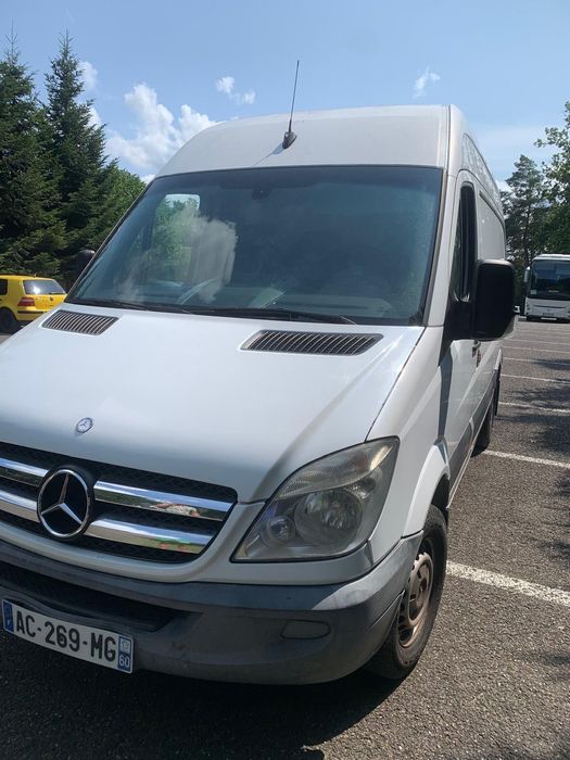 Vând Mercedes sprinter