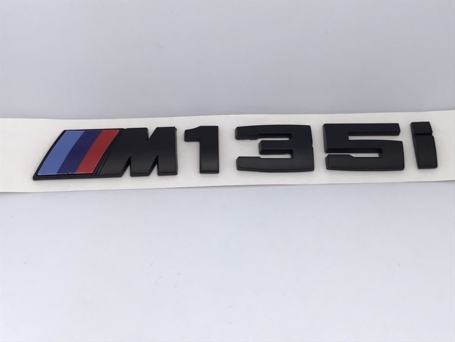 Emblema BMW M135i negru