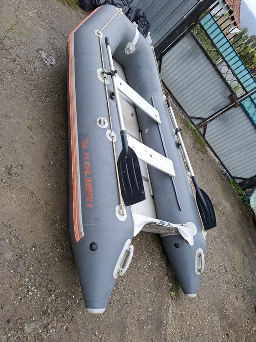 Vând barcă  kolibri 3m.30 cu motor de barcă Evirunde  8 cai 4 timpi