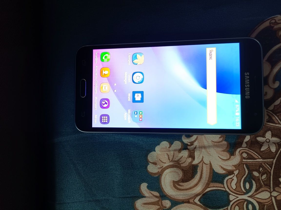 Продам Samsung J3 (2016)