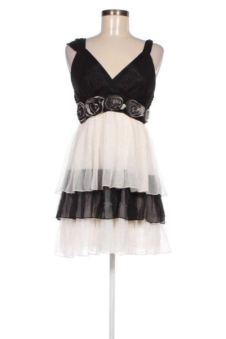 Разпродажба на нови маркови рокли размер С и М