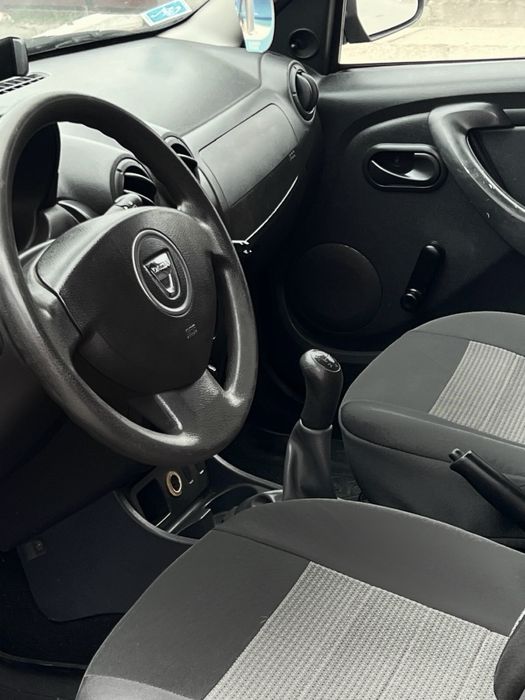 Dacia Duster . An 2010. Negociabil