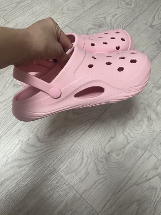 Новые розовые кроксы 38-39 рр